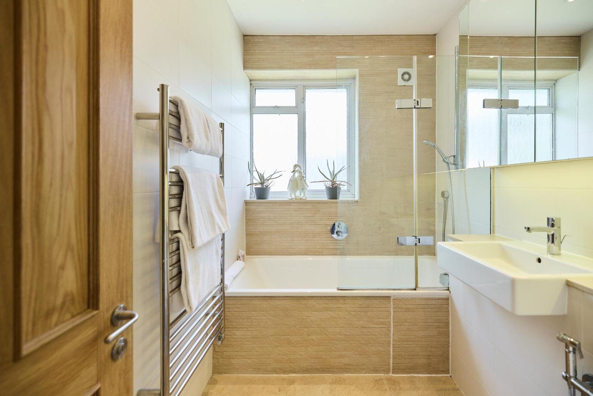 Appartamento The Porchester Gardens - Modern & Bright 4bdr With Garden And Parking Londra