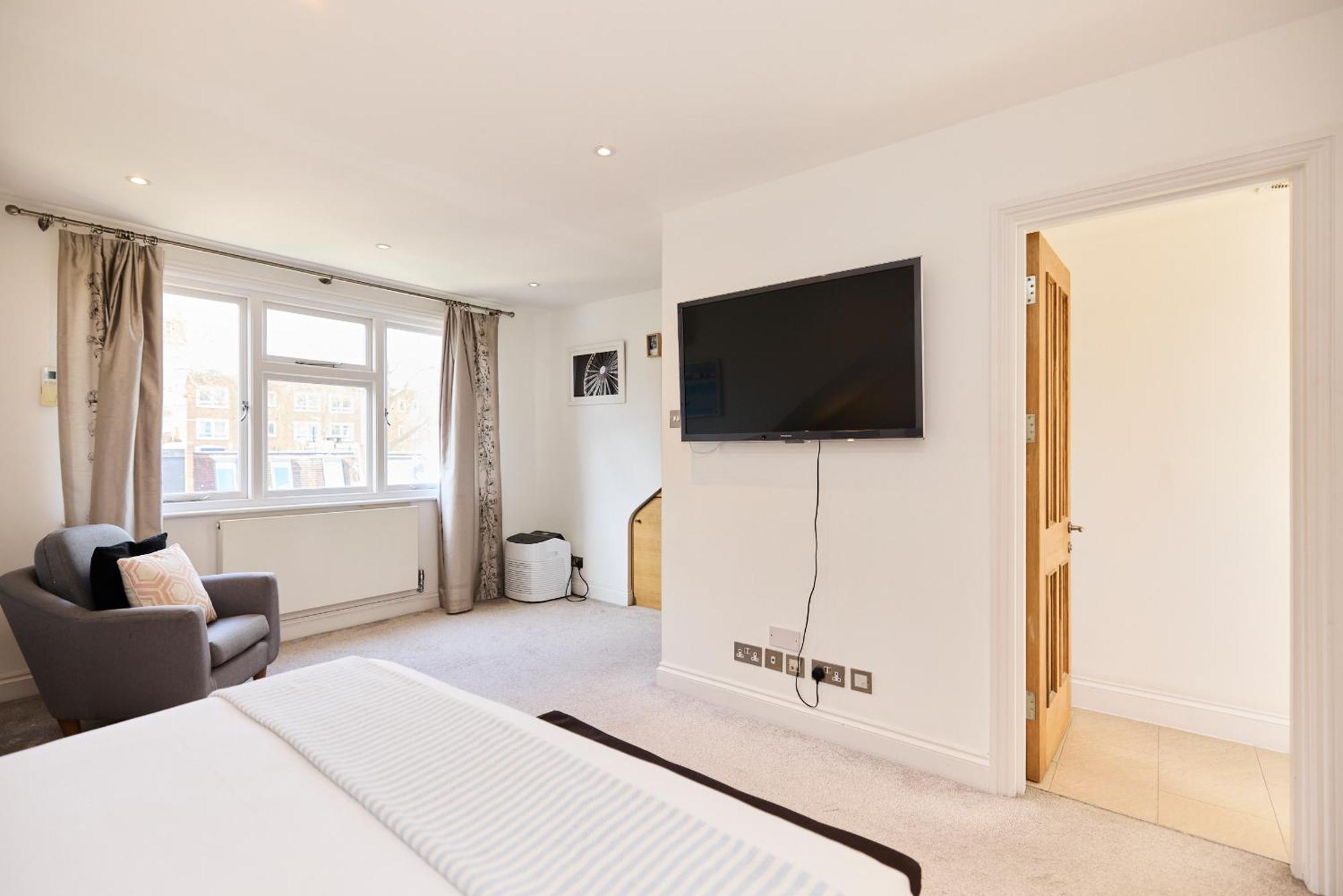 Appartamento The Porchester Gardens - Modern & Bright 4bdr With Garden And Parking Londra